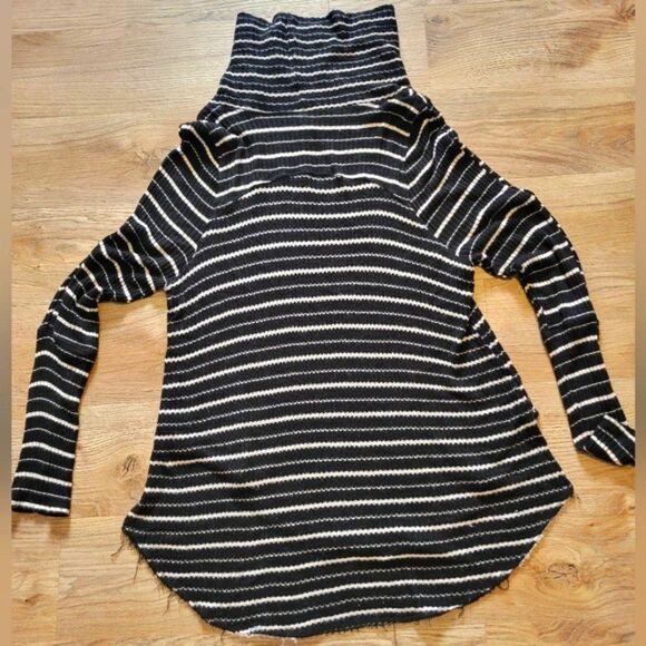 We the free cowl neck tunic Sweater ribbed black stripes Raw hem size large - Picture 2 of 5